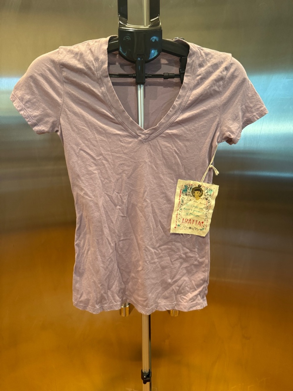 Aratta Women's V-Neck Tee in Lavender
